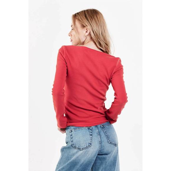 NEW DEAR JOHN DENIM scarlett v-neck top in red - Picture 3 of 3